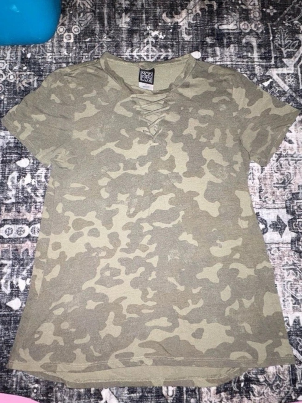 Modernlux Camo Short Sleeve Top in Green & Brown Size Medium
